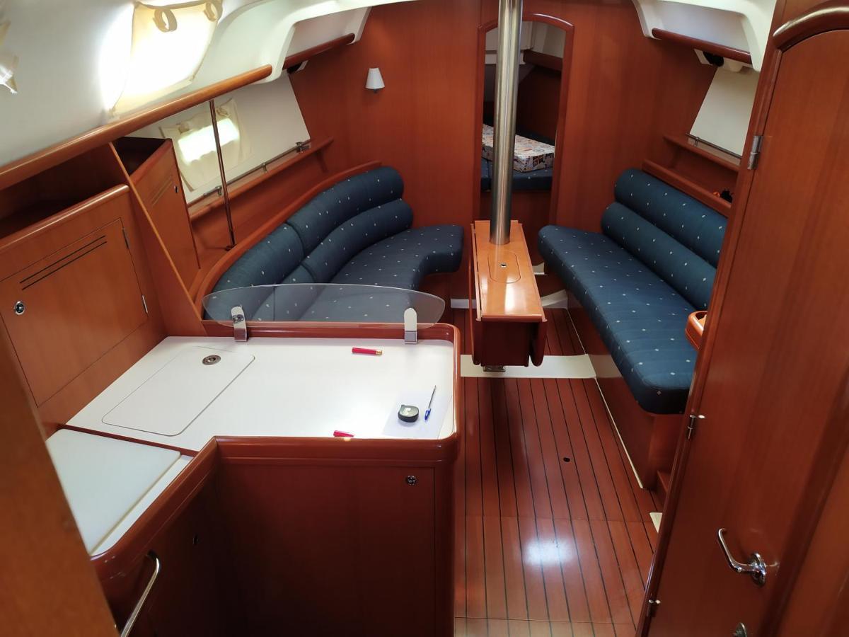 Cruising Boat For Up To 6 People In Masnou Hotel Badalona Exterior photo